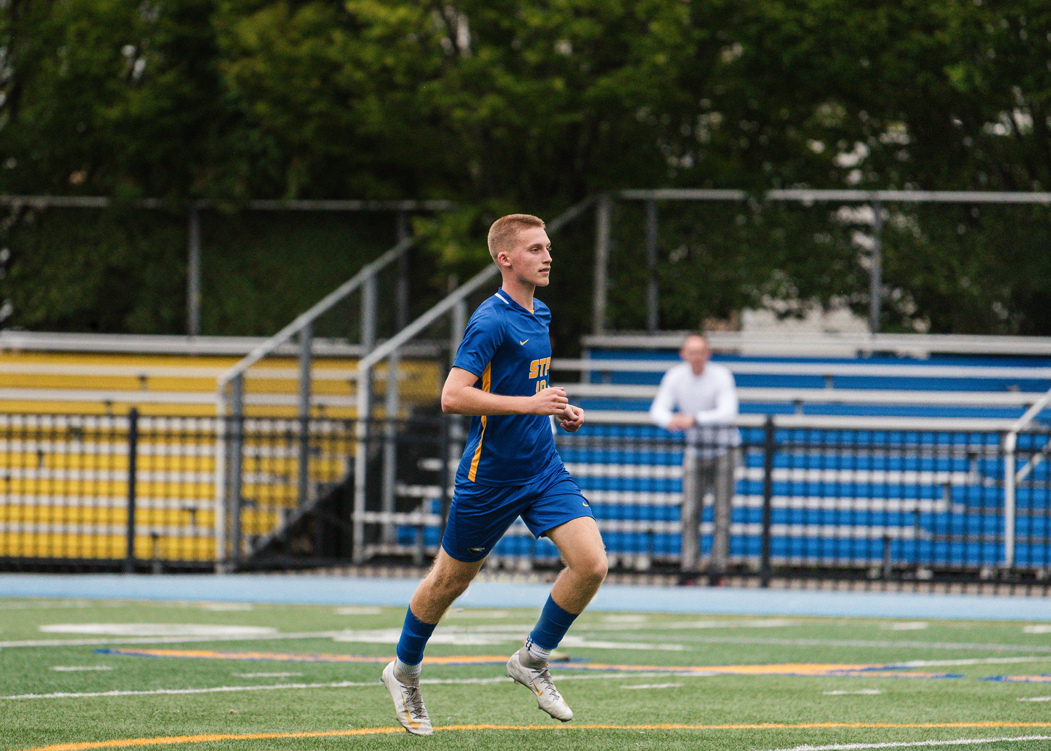 William midfield jog